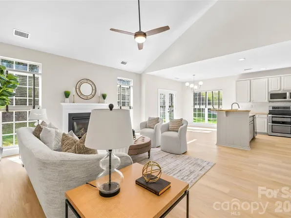 20307 Southshore Dr, Cornelius, NC 28031