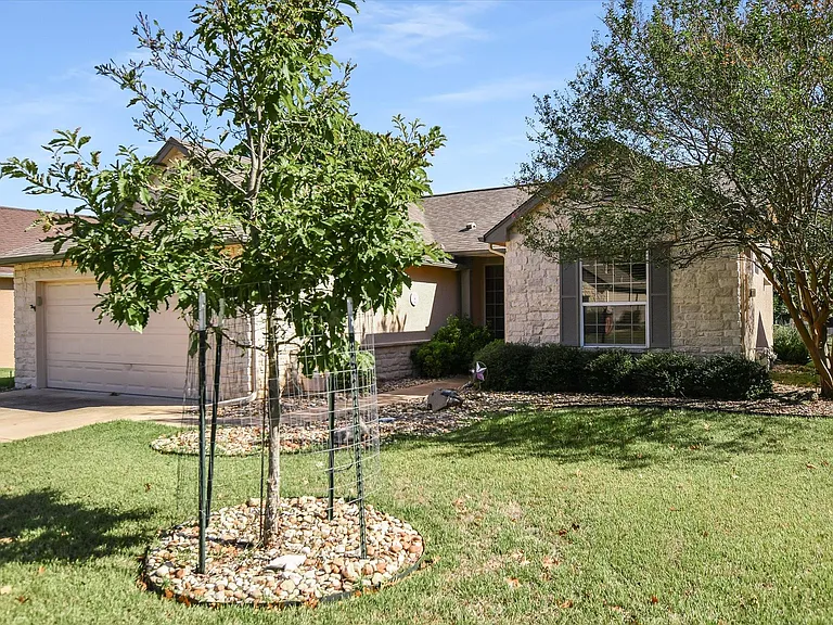117 Beautybush Trl — Photo 6