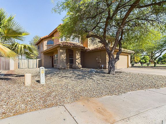 3rd image of 1699 S Sycamore Pl