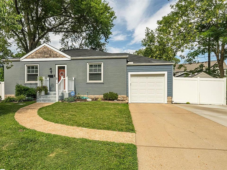 1st image of 2 Bedford Dr