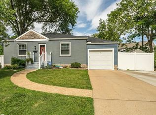 2 Bedford Dr, Saint Louis, MO 63144