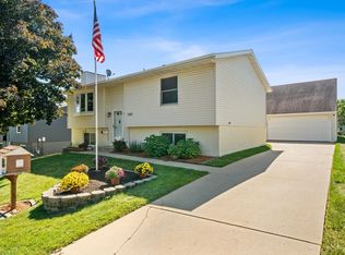 1920 49 1/2 St NW, Rochester, MN 55901