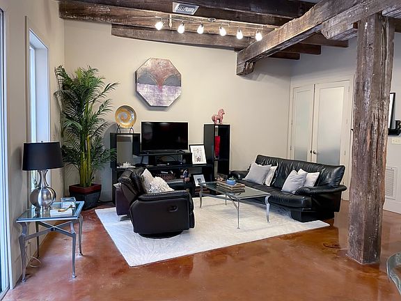 5th image of 840 Tchoupitoulas St APT 210