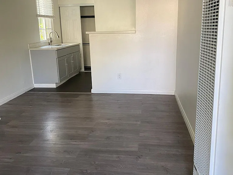 1223 Berkeley St #A — Photo 3