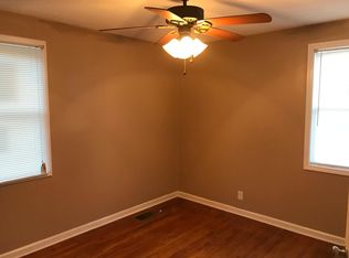 27 Chestnut Dr, Clarksville, TN 37042