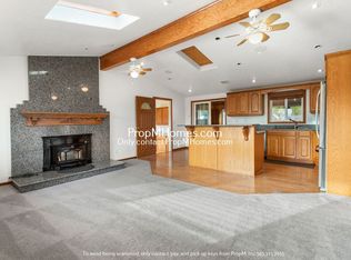 6389 SW Douglas Dr, Portland, OR 97219
