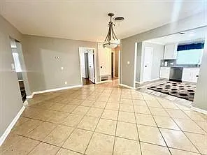 919 Saddle Rock Dr — Photo 4