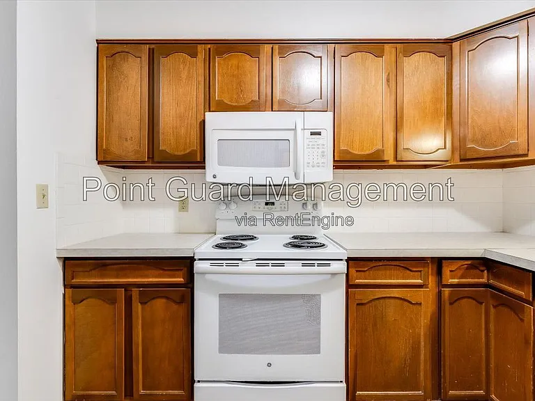 2011 N Porter Ave #232 — Photo 7