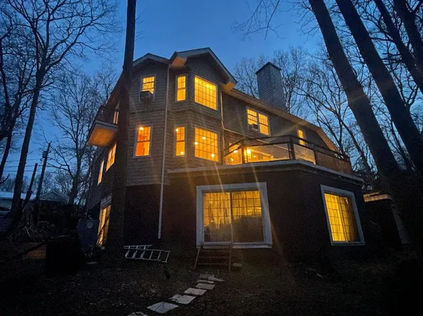 https://photos.zillowstatic.com/fp/c3fc42542b05af0e75f8620a9a501be2-p_e.webp
