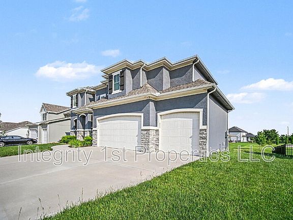 3rd image of 1304 NW 107th Ter