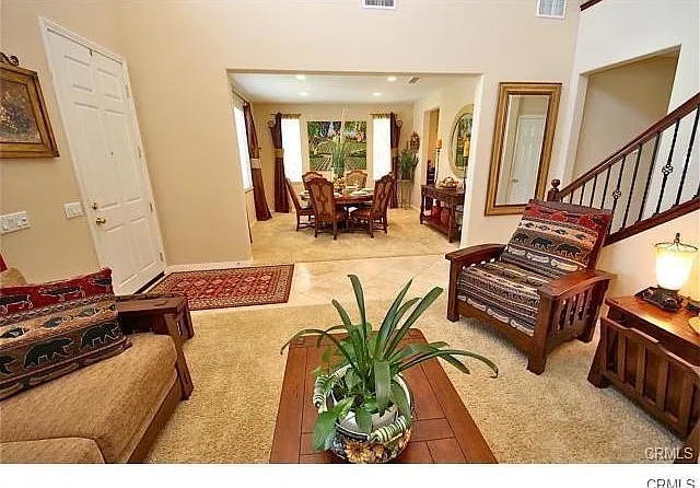6 bed, 3650 sqft, $5,100 — Photo 3