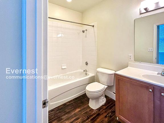 5th image of 525 E Grace St APT 207