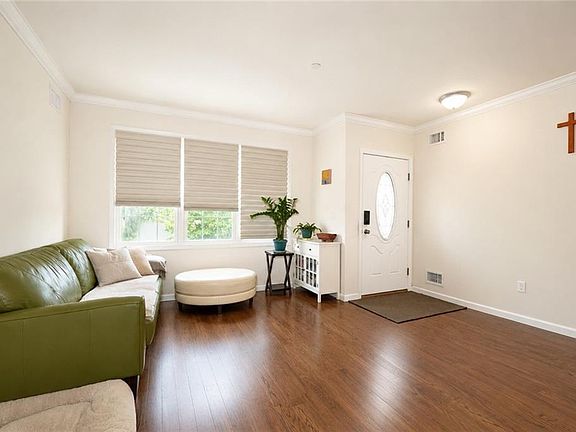 2nd image of 23 Jade Ct
