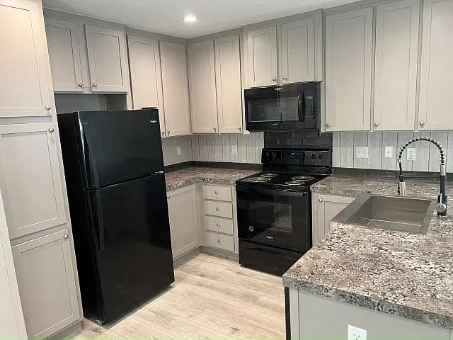 1601 S Airport Dr #356 — Photo 5