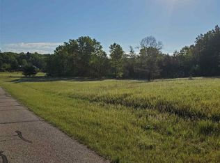 N1698 Dawn Dr, Waupaca, WI 54981