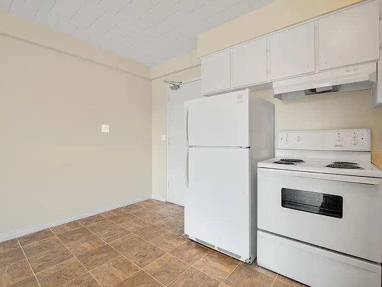 275 Askin Ave — Photo 7