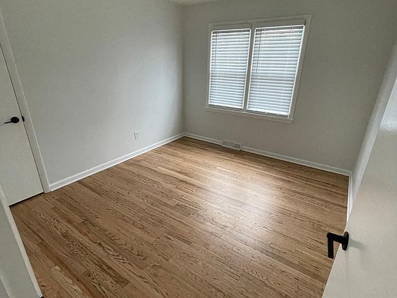 4th image of 37938 Lorie Blvd