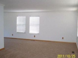 912 Old Stone Ct, Vacaville, CA 95687