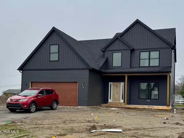 1824 Caleb Ct, Waterville, OH 43566