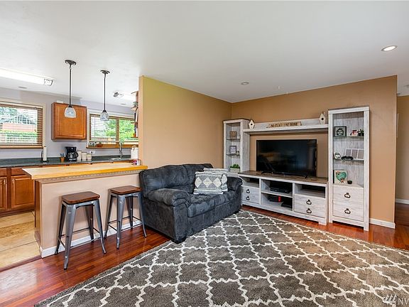 4th image of 1152 Sparrow Dr