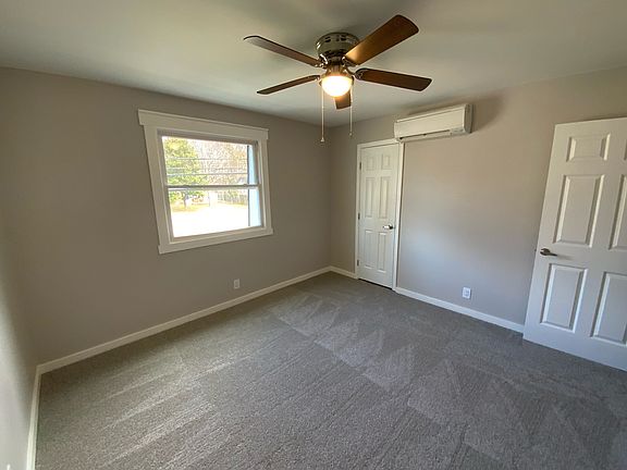 3rd image of 143 Old Tusculum Rd #B