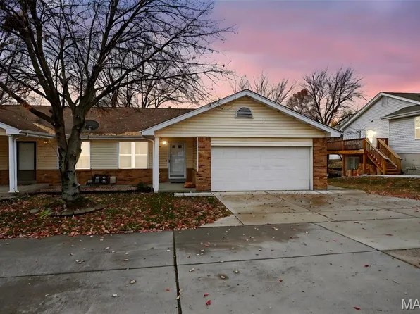 2423 Muegge Rd, Saint Charles, MO 63303