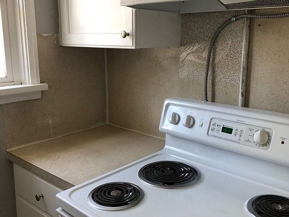 2nd image of 580 N Main St APT 17
