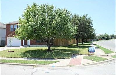 CORNER LOT - FRONT VIEW