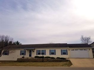 5671 Buttercup Ln, Machesney Park, IL