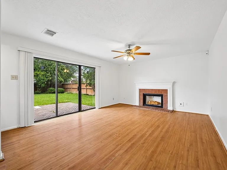 15251 Kelbrook Dr — Photo 3