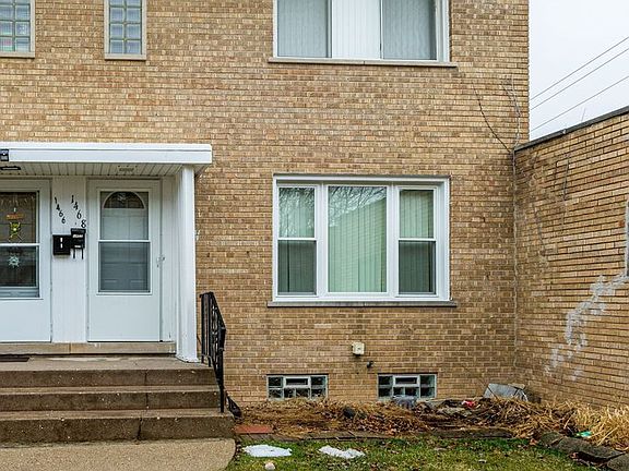 2nd image of 1468 Willow Ave