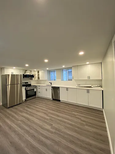 203 Elmwood Ave E Photo 1