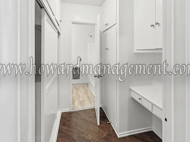 3717 Los Feliz — Photo 7
