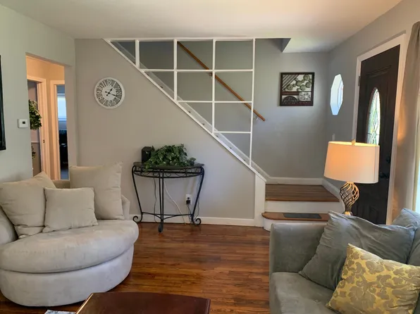 38 Grattan St, Springfield, MA 01119