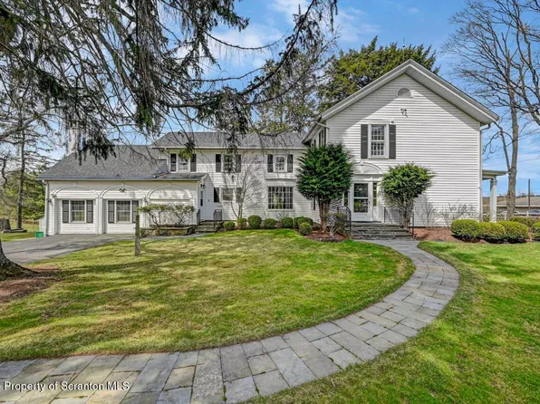 809 Glenburn Rd, Waverly Township, PA 18411