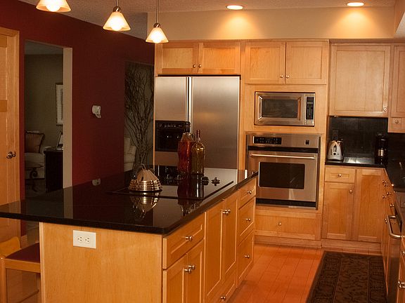 4th image of 1700 Louis Ln
