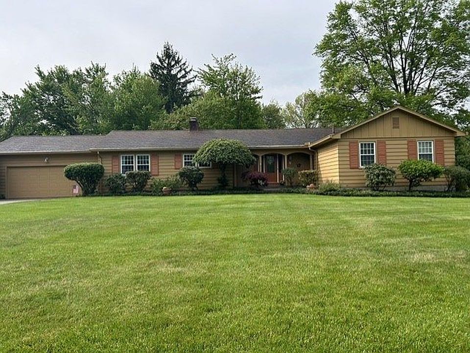 8770 Squirrel Hill Dr NE - Property Image