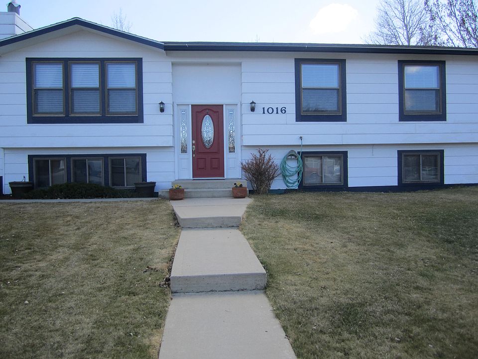 1st image of 1016 Harrison Dr