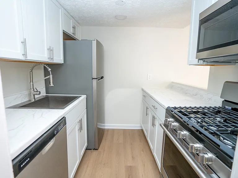 2 Bed 1.5 Bath Garden (3)