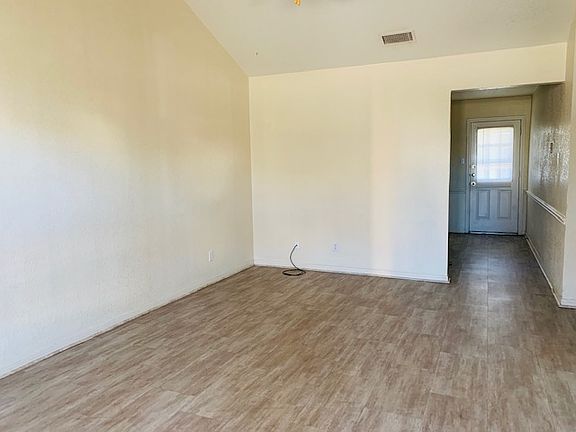 2nd image of 1603 Windward Dr #B