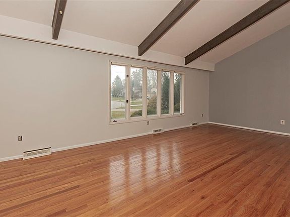 5th image of 20210 Glen Russ Ln