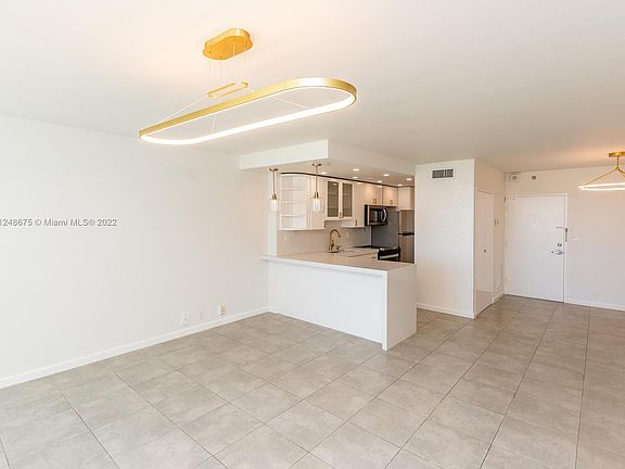 2nd image of 1000 West Ave APT 1432