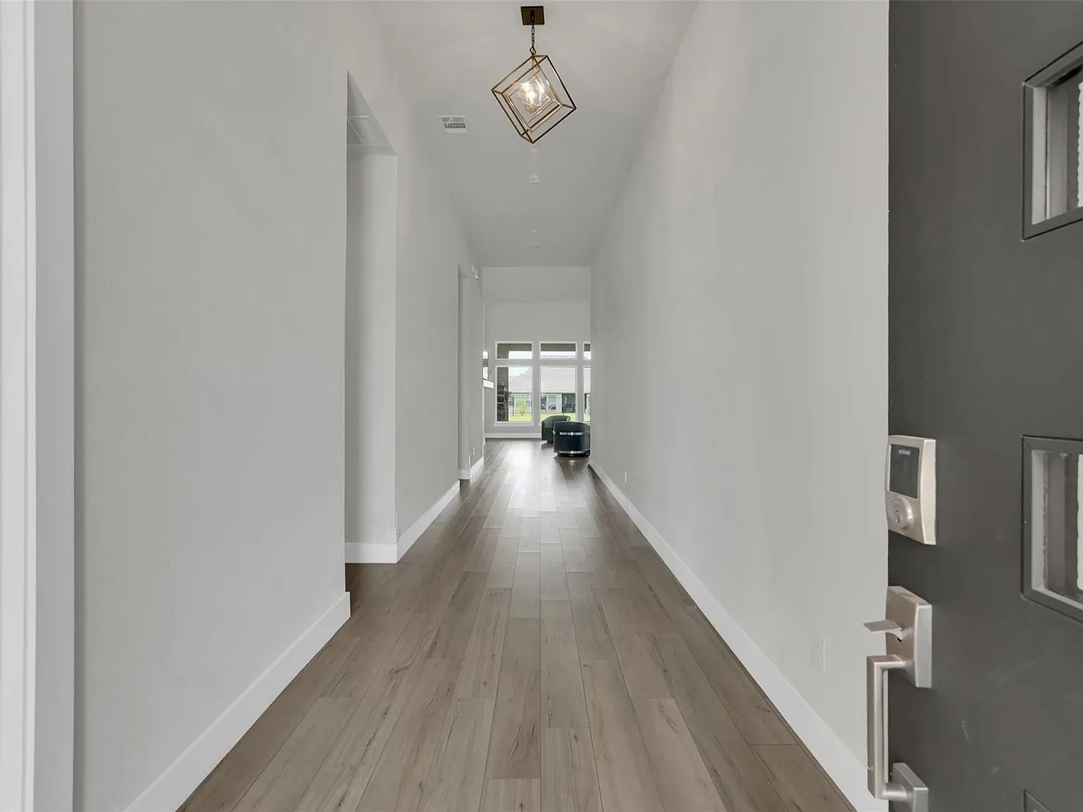 3 bed, 3.5 bath, 3124 sqft, $4,200 — Photo 3