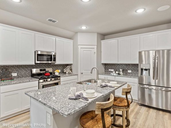 105 John Laurens Dr, Venus, TX 76084