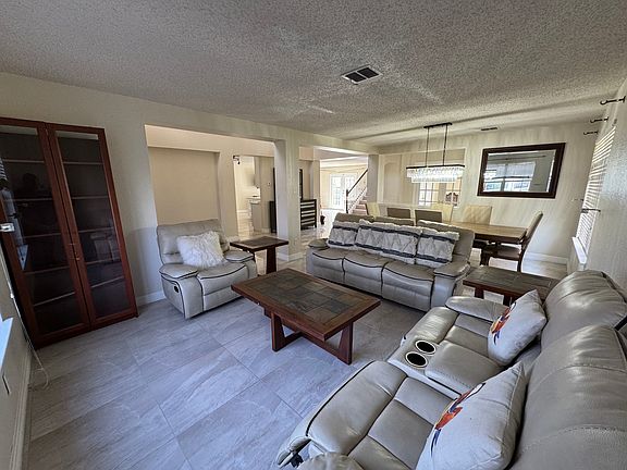 5th image of 400 Quail Meadows Ln