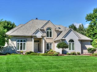 10149 N Kenilworth Ct, Mequon, WI 53092