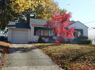 60 Gerald St, Riverside, RI 02915