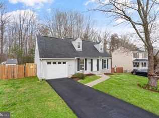5656 Roundtree Dr, Woodbridge, VA 22193