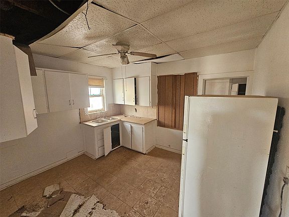 5th image of 605 E 13th St