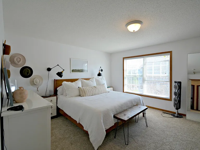15728 Fox Cir — Photo 8